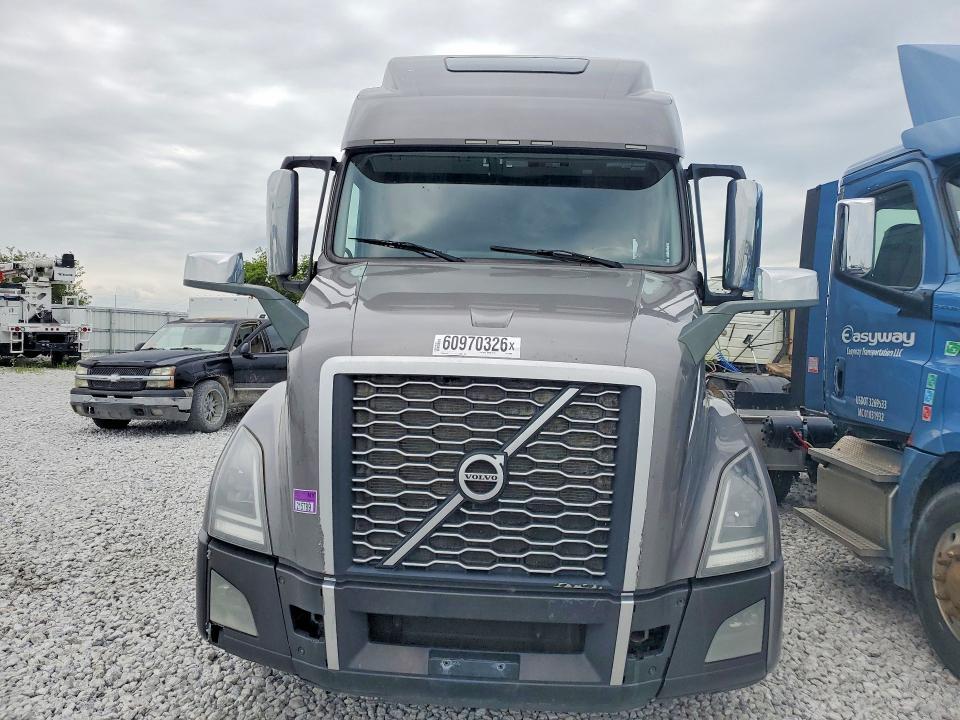2022 VOLVO VNL SEMI TRUCK — Фото 5 из 13
