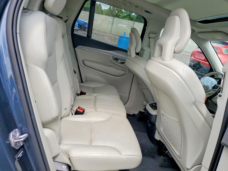 2022 VOLVO XC90 T5 MOMENTUM — Фото 11 из 14