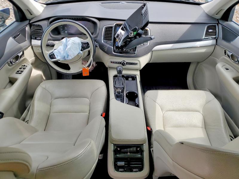 2022 VOLVO XC90 T5 MOMENTUM — Фото 8 из 14