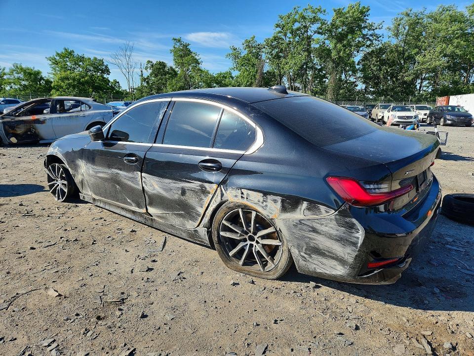 2021 BMW 330XI — Фото 2 из 12