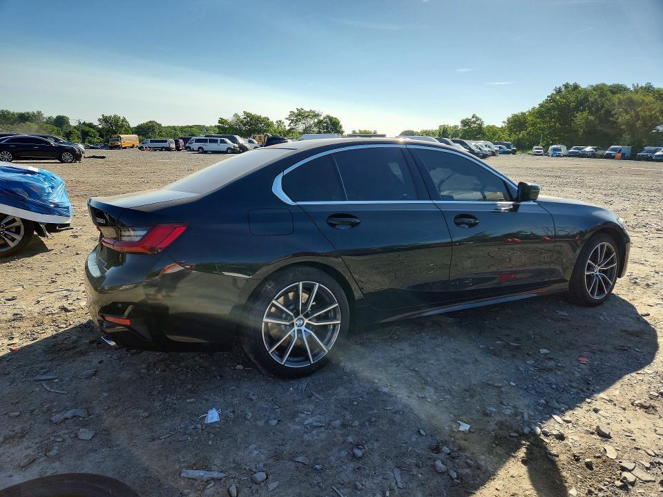 2021 BMW 330XI — Фото 3 из 12