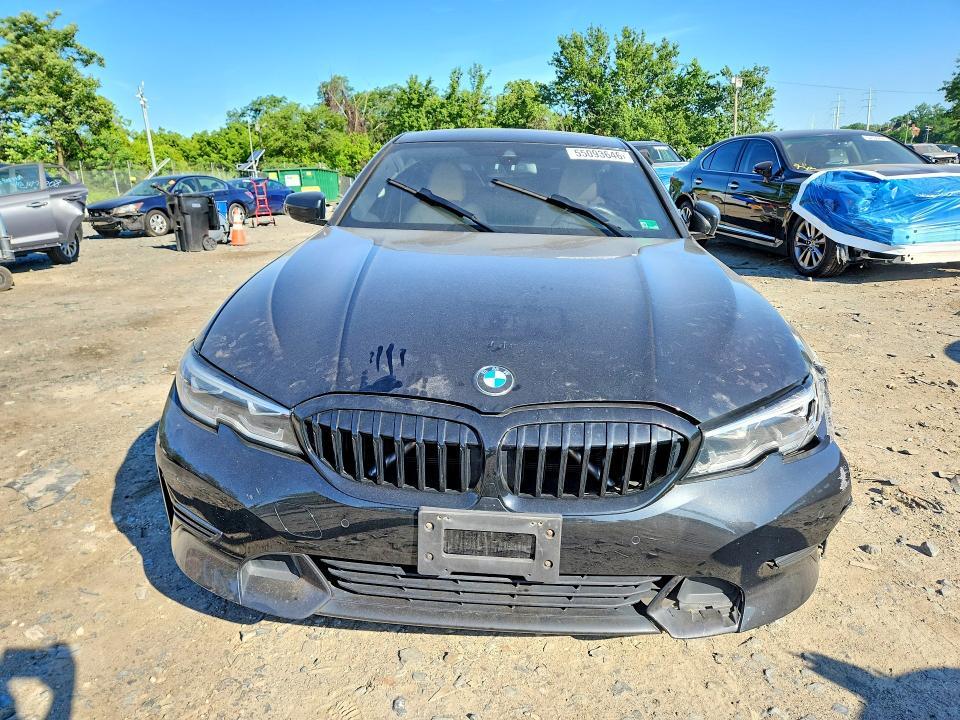 2021 BMW 330XI — Фото 5 из 12