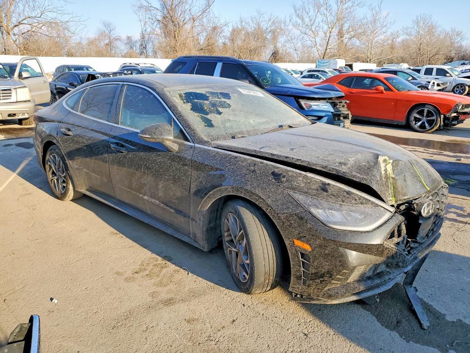 2021 HYUNDAI SONATA — Фото 4 из 12