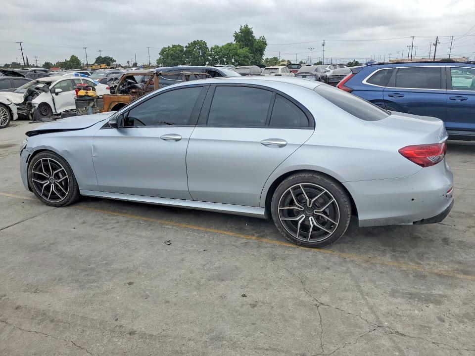 2021 MERCEDES-BENZ E 350 — Фото 2 из 12