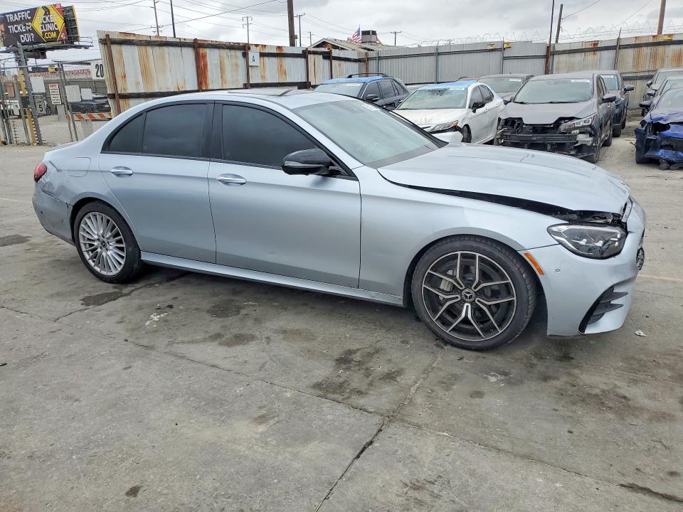2021 MERCEDES-BENZ E 350 — Фото 4 из 12