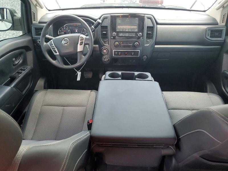 2021 NISSAN TITAN XD S — Фото 8 из 12
