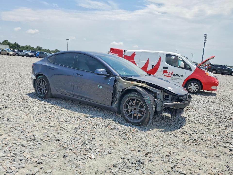 2021 TESLA MODEL 3 — Фото 4 из 12