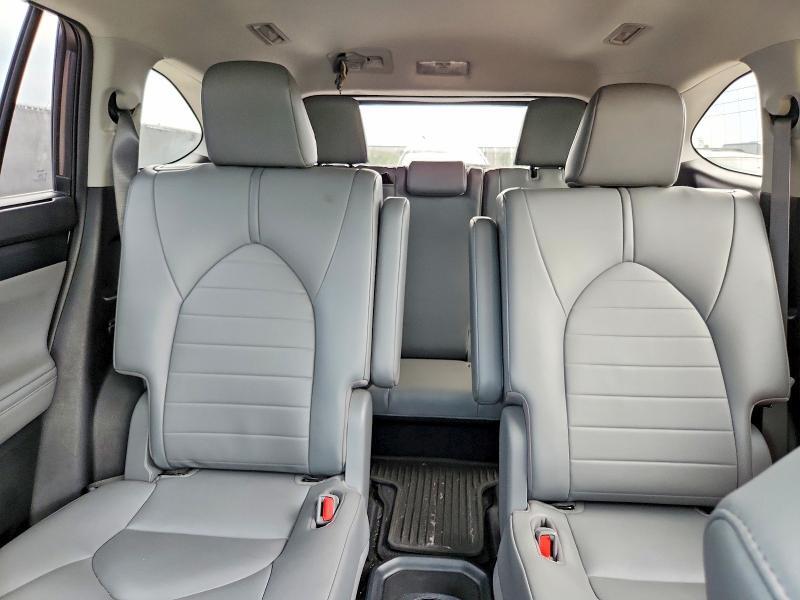2021 TOYOTA HIGHLANDER XLE — Фото 10 из 13
