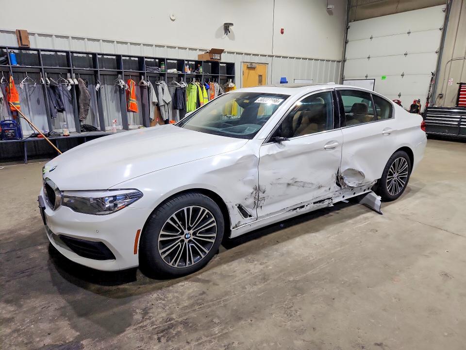 WBAJR7C0XLCE45640 2020 BMW 530 photo no. 1