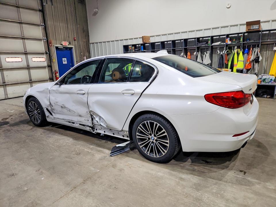 WBAJR7C0XLCE45640 2020 BMW 530 photo no. 2