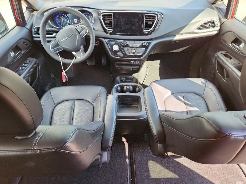 2025 CHRYSLER PACIFICA SELECT — Фото 8 из 13