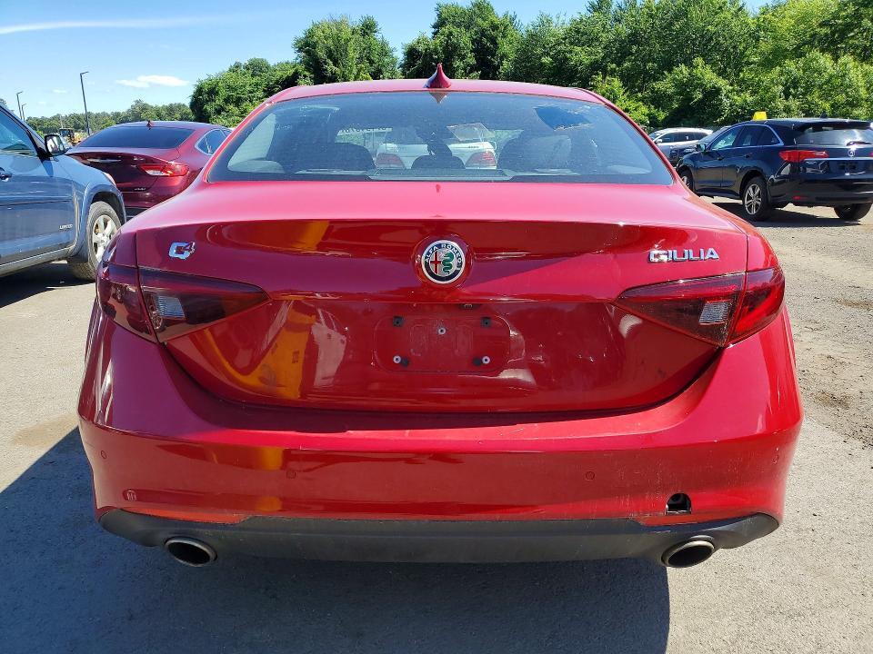 2020 ALFA ROMEO GIULIA — Фото 6 из 12