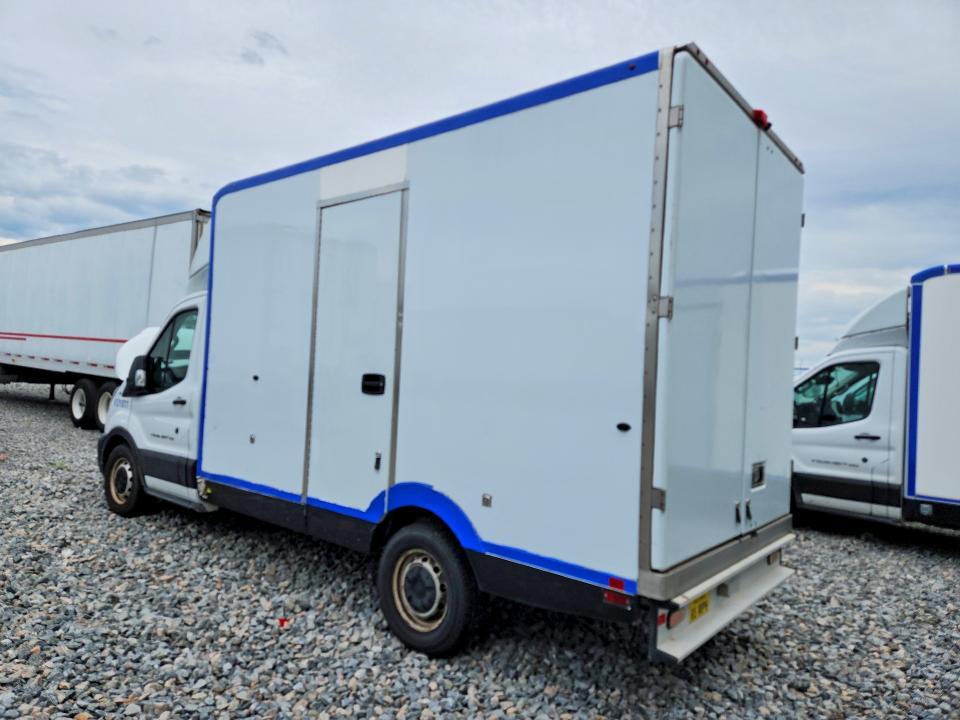 2020 FORD TRANSIT DELIVERY TRUCK — Фото 2 из 13