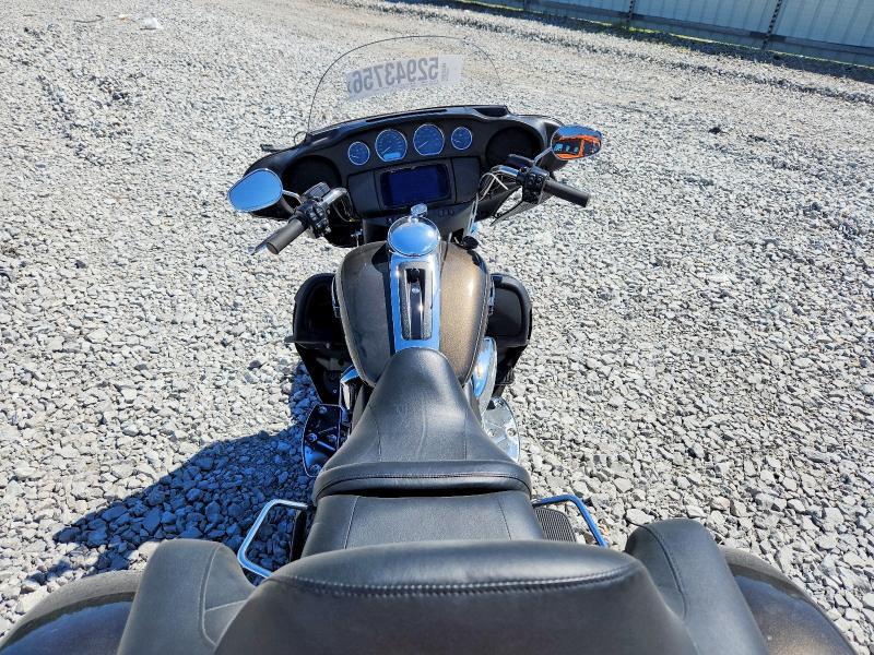 2020 HARLEY-DAVIDSON FLHTCUTG — Фото 6 из 9