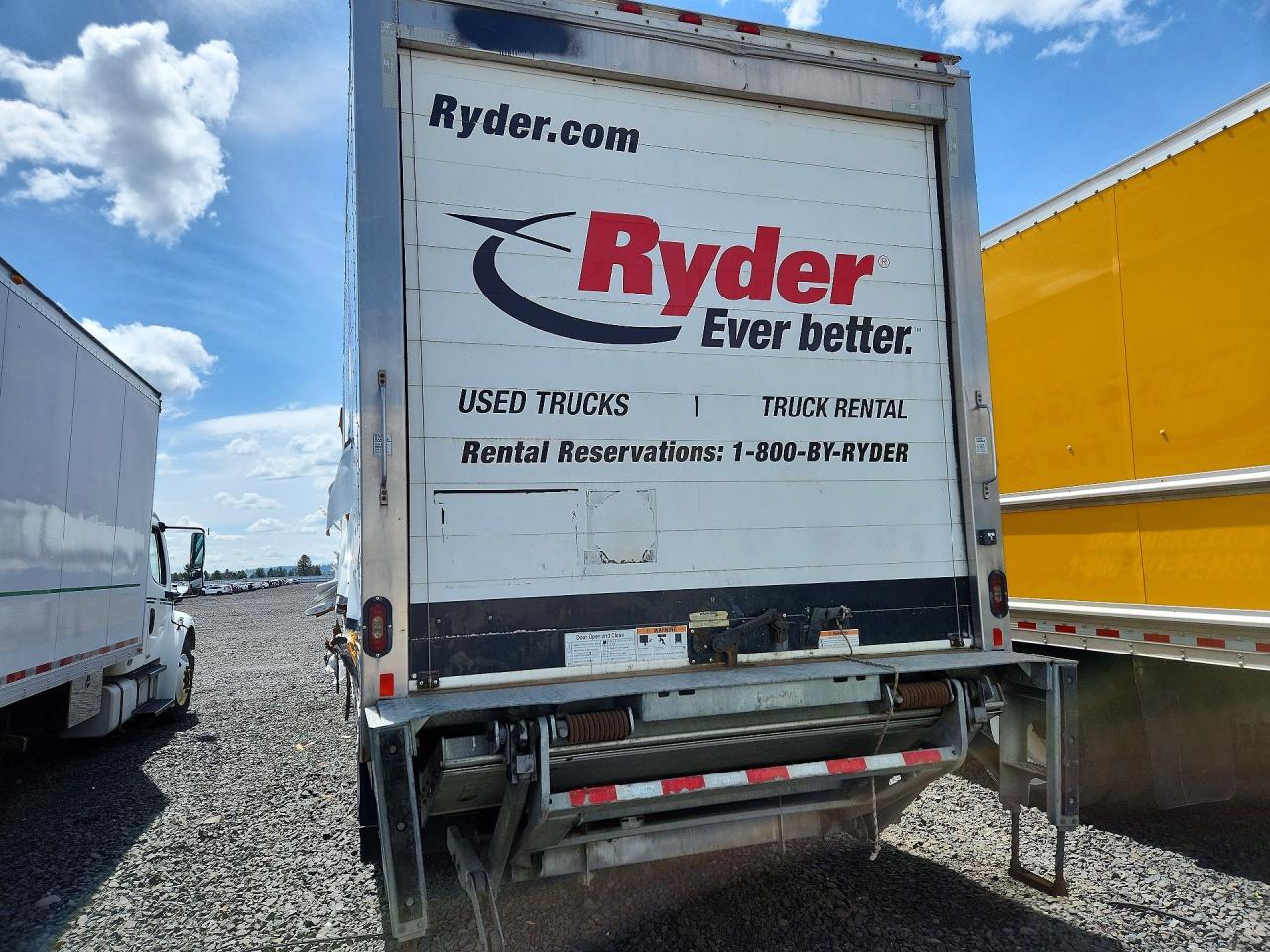2020 INTERNATIONAL MV607 REFRIGERATED BOX TRUCK — Фото 6 из 13