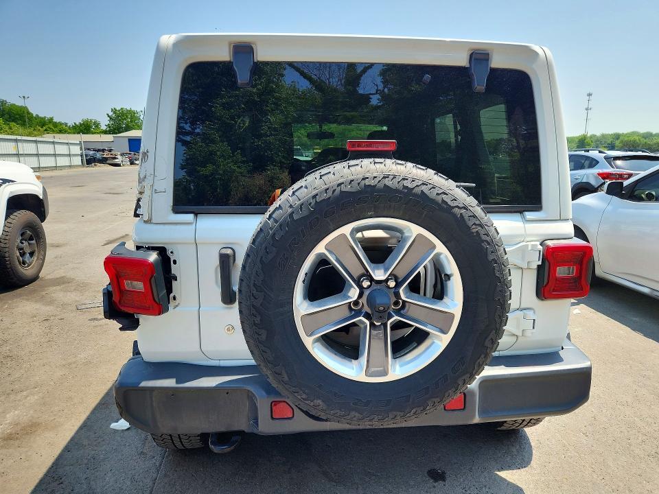2020 JEEP WRANGLER UNLIMITED SAHARA — Фото 6 из 12