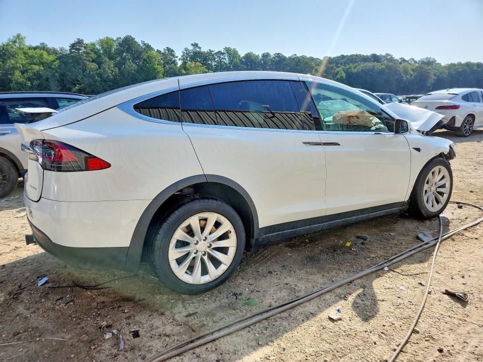 2020 TESLA MODEL X — Фото 3 из 12