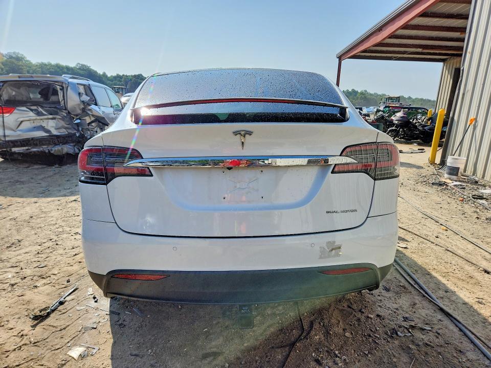 2020 TESLA MODEL X — Фото 6 из 12