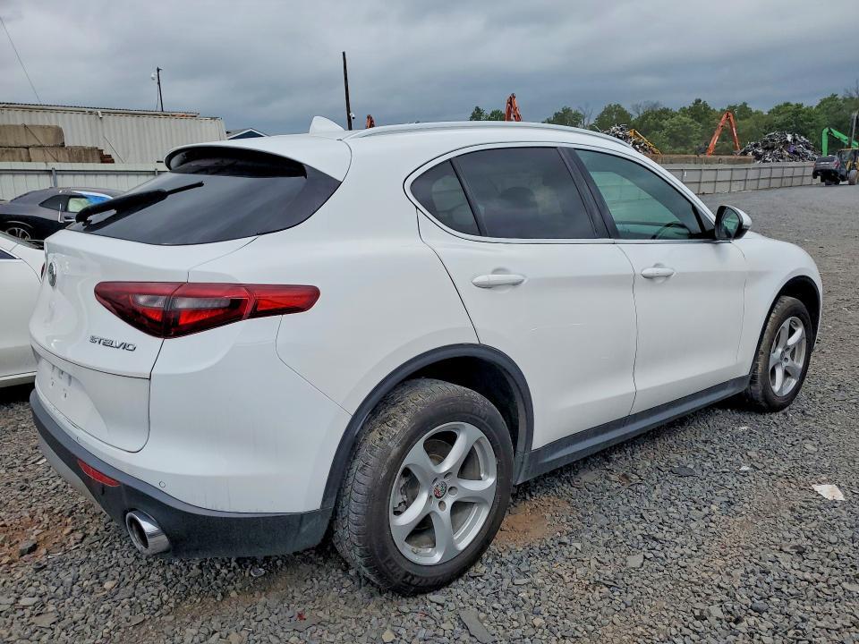 2019 ALFA ROMEO STELVIO — Фото 3 из 13