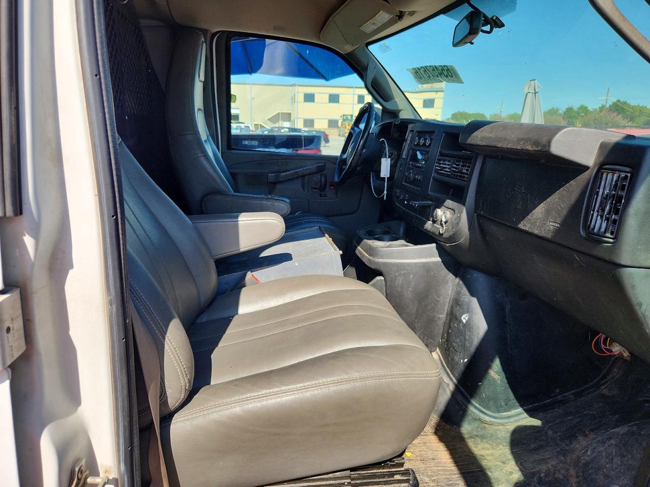 2019 CHEVROLET EXPRESS G2500 — Фото 11 из 13
