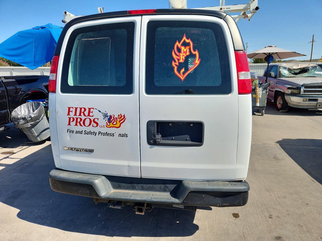 2019 CHEVROLET EXPRESS G2500 — Фото 6 из 13