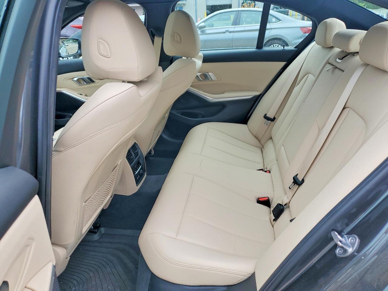 2020 BMW 330XI — Фото 10 из 12