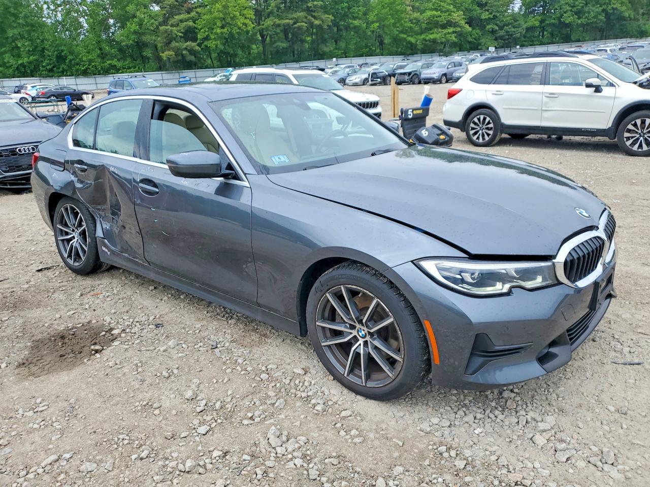 2020 BMW 330XI — Фото 4 из 12