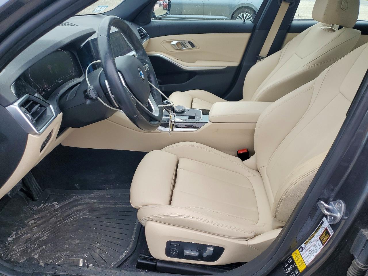 2020 BMW 330XI — Фото 7 из 12