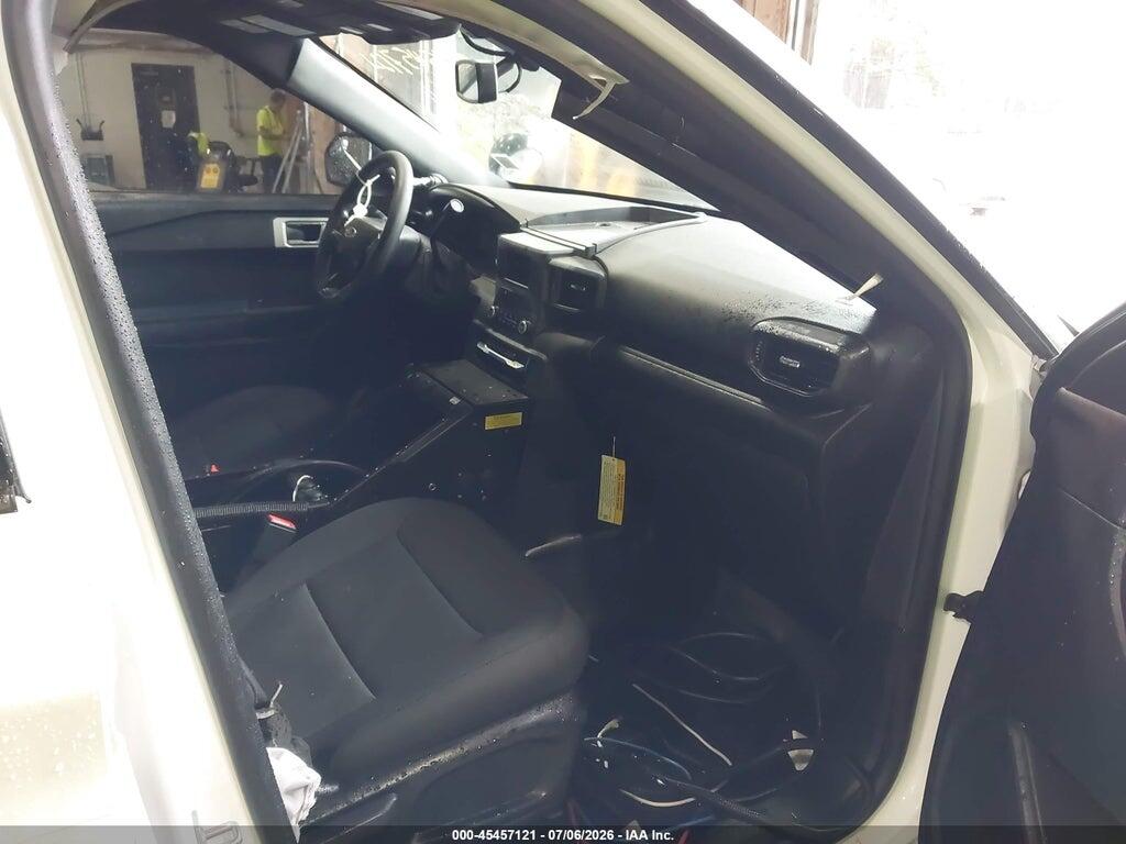 1FM5K8AB5PGA05786 2023 FORD POLICE INTERCEPTOR UTILITY photo no. 5