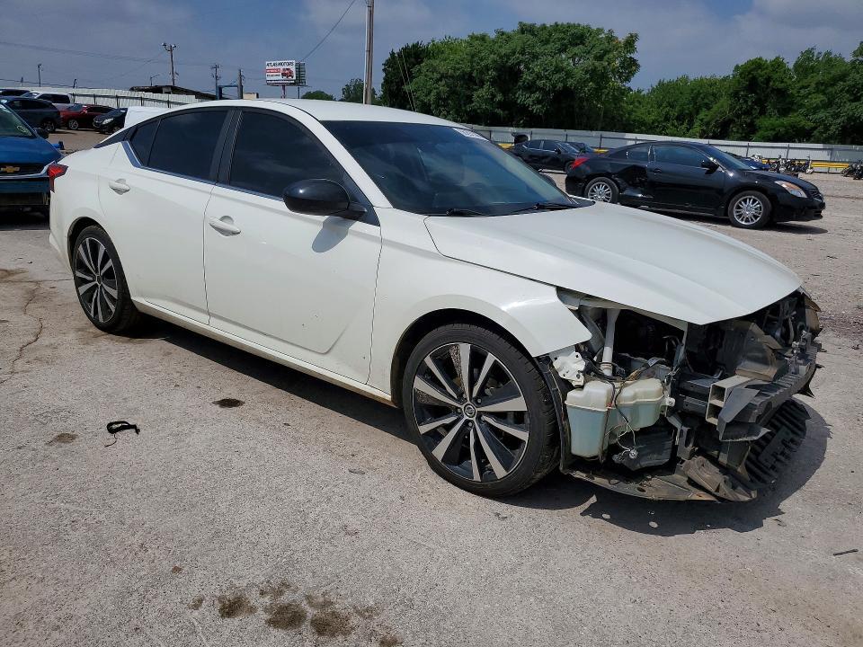 2019 NISSAN ALTIMA SR — Фото 4 из 13