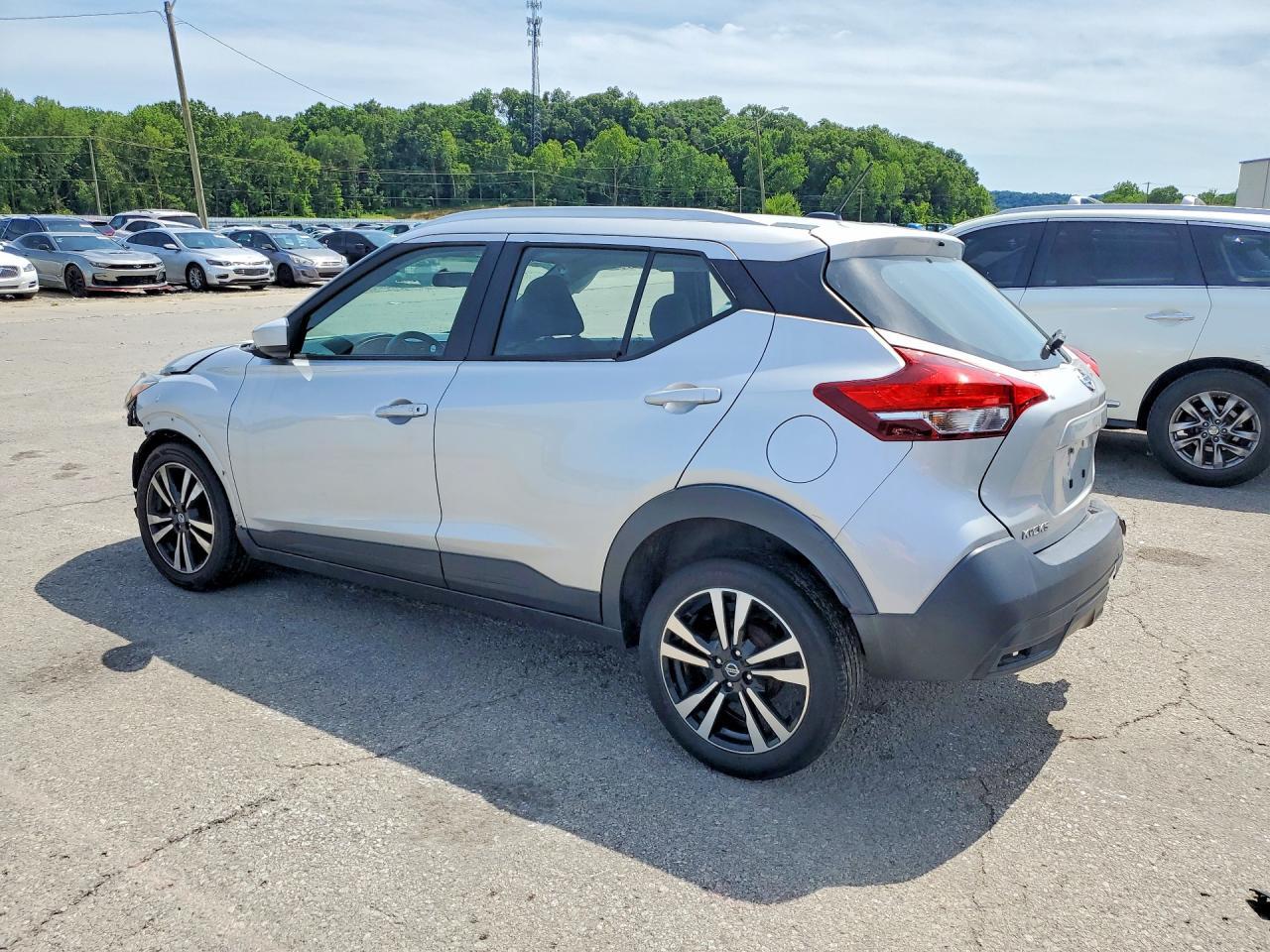 2019 NISSAN KICKS SV — Фото 2 из 14