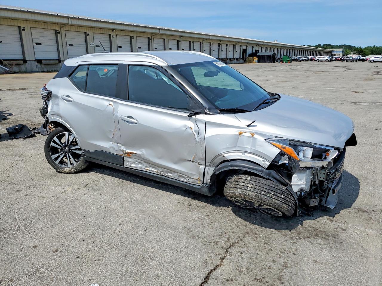 2019 NISSAN KICKS SV — Фото 4 из 14
