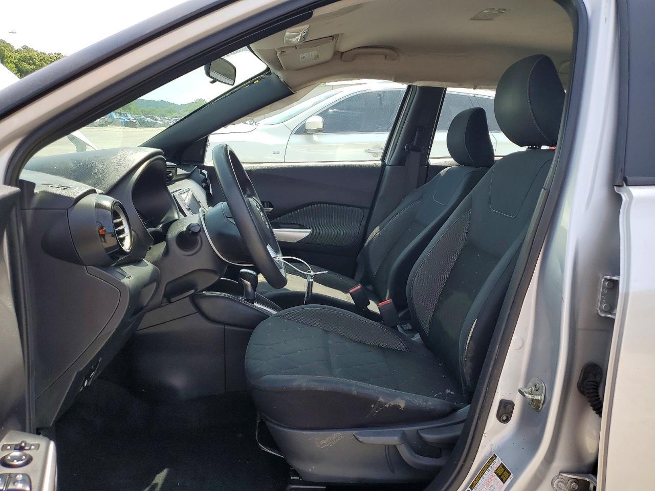 2019 NISSAN KICKS SV — Фото 7 из 14