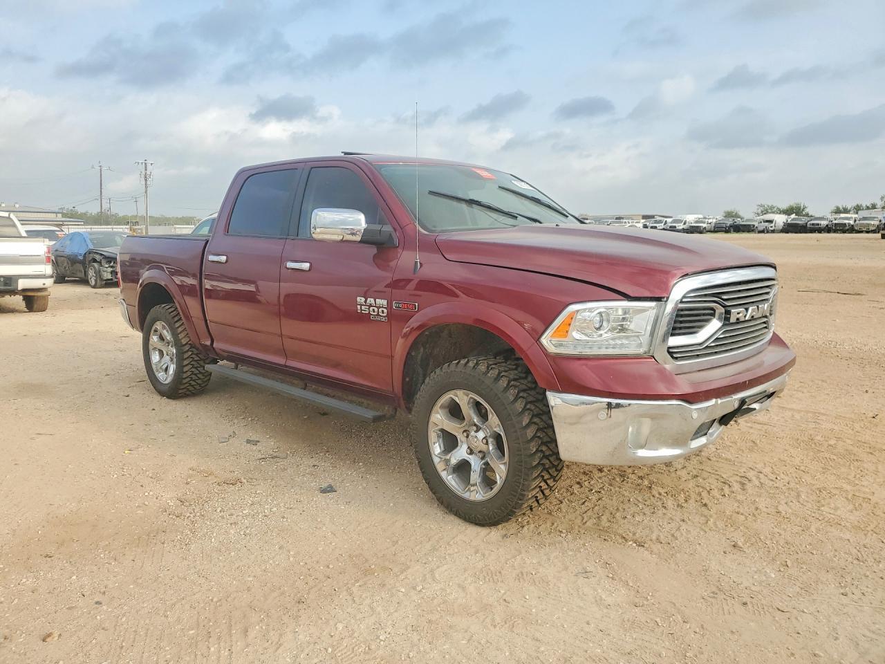 2019 RAM 1500 LARAMIE 4WD 3.0L V6 TDSL — Фото 4 из 12