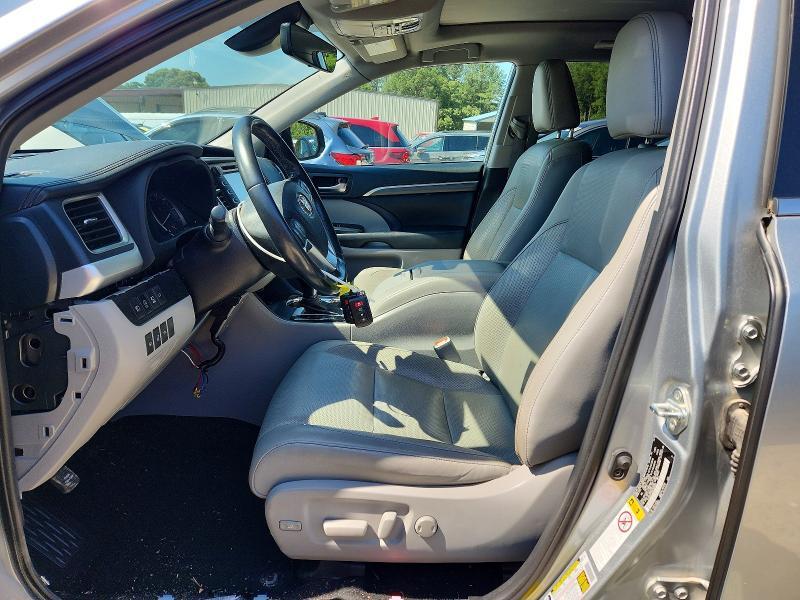 2019 TOYOTA HIGHLANDER LIMITED PLATINUM — Фото 7 из 14