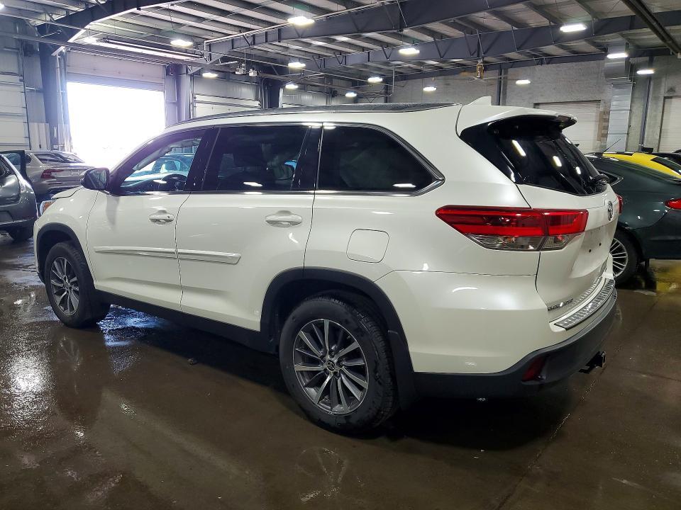 2019 TOYOTA HIGHLANDER XLE — Фото 2 из 13