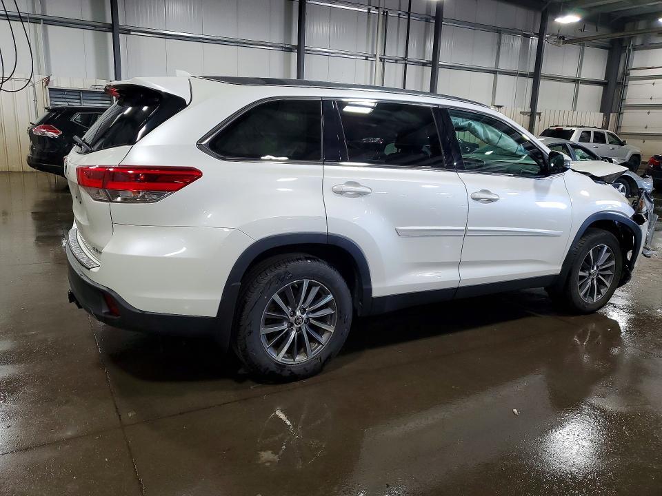 2019 TOYOTA HIGHLANDER XLE — Фото 3 из 13