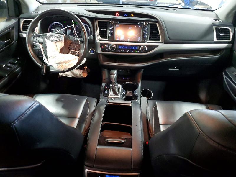 2019 TOYOTA HIGHLANDER XLE — Фото 8 из 13