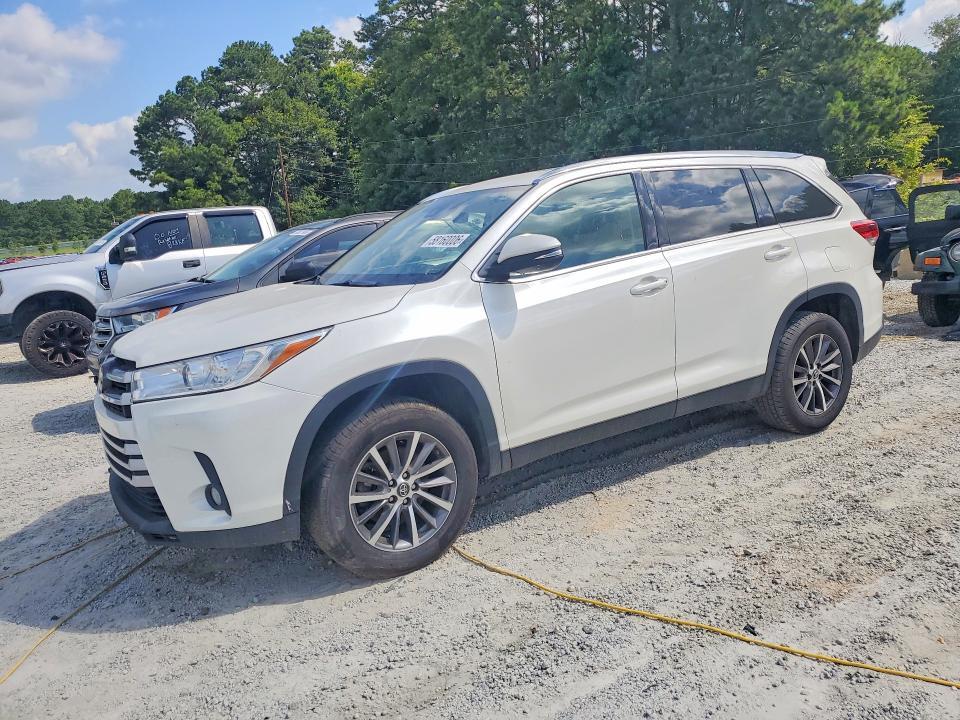 2019 TOYOTA HIGHLANDER XLE