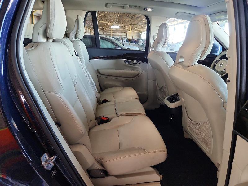 2019 VOLVO XC90 T5 MOMENTUM — Фото 11 из 13