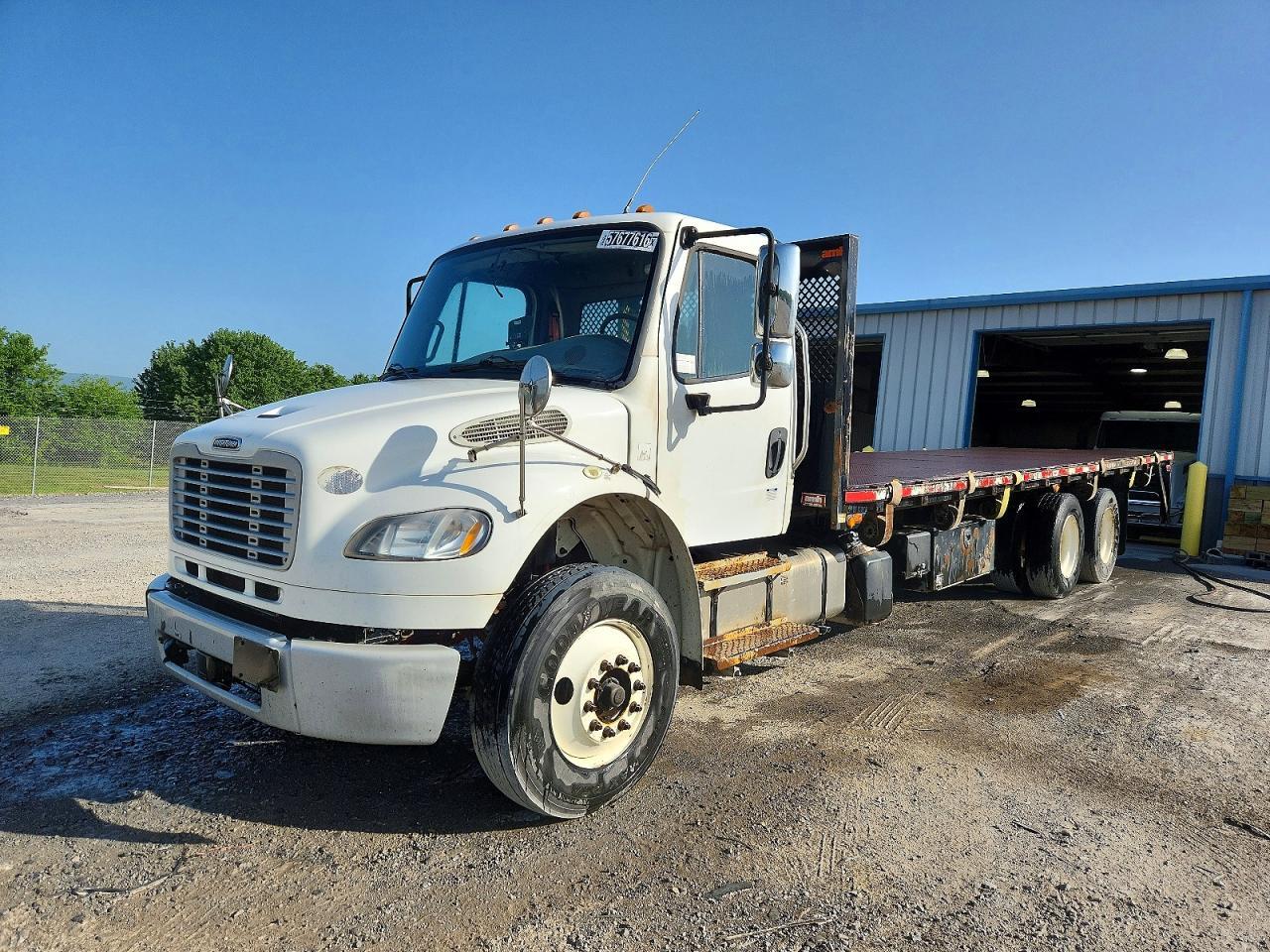 2018 FREIGHTLINER BUSINESS CLASS M2 FLATBED TRUCK — Фото 2 из 10