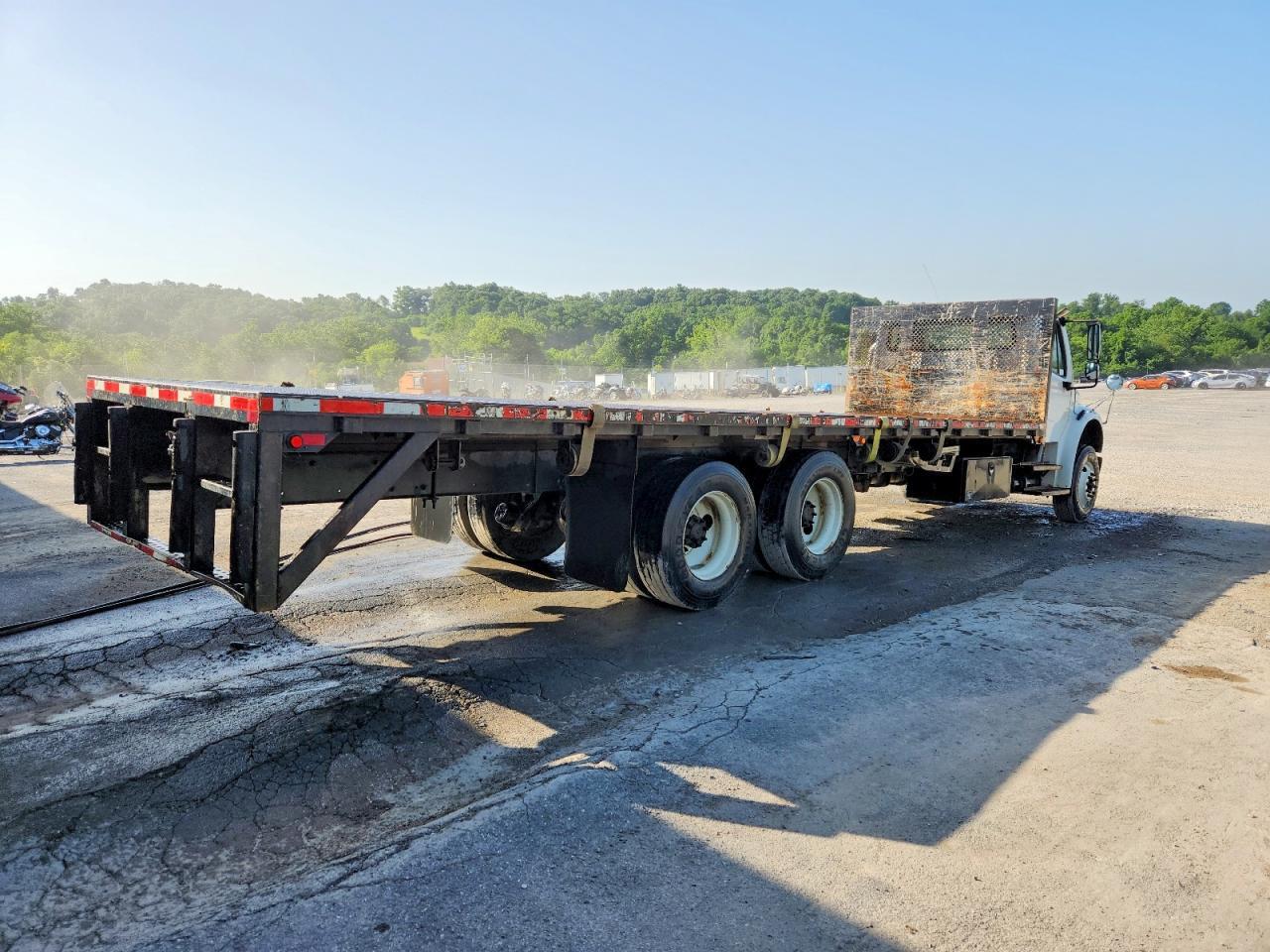 2018 FREIGHTLINER BUSINESS CLASS M2 FLATBED TRUCK — Фото 4 из 10
