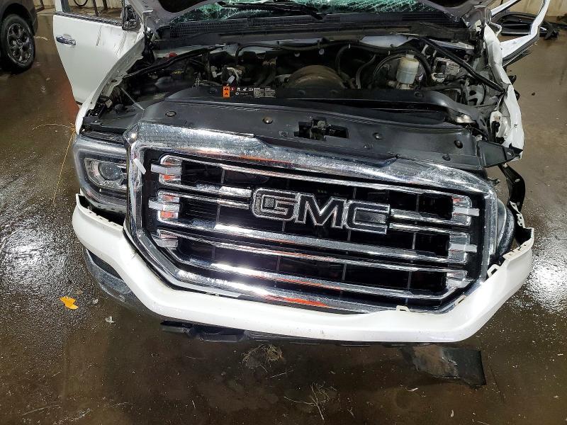 2018 GMC SIERRA K1500 SLT — Фото 11 из 12
