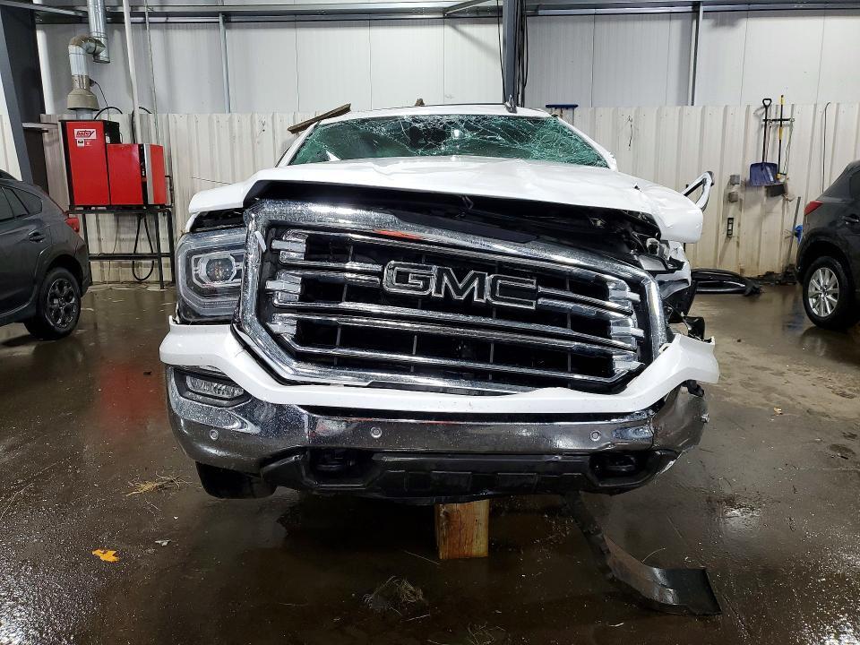 2018 GMC SIERRA K1500 SLT — Фото 5 из 12