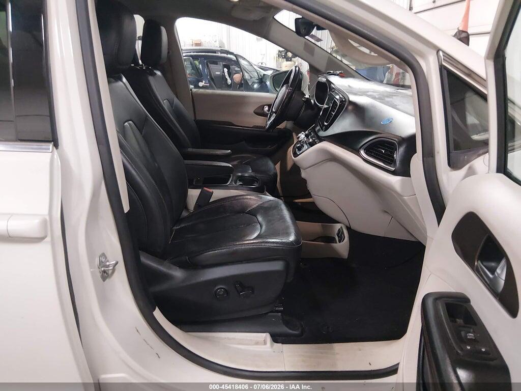 2C4RC1EG3HR585569 2017 CHRYSLER PACIFICA photo no. 5