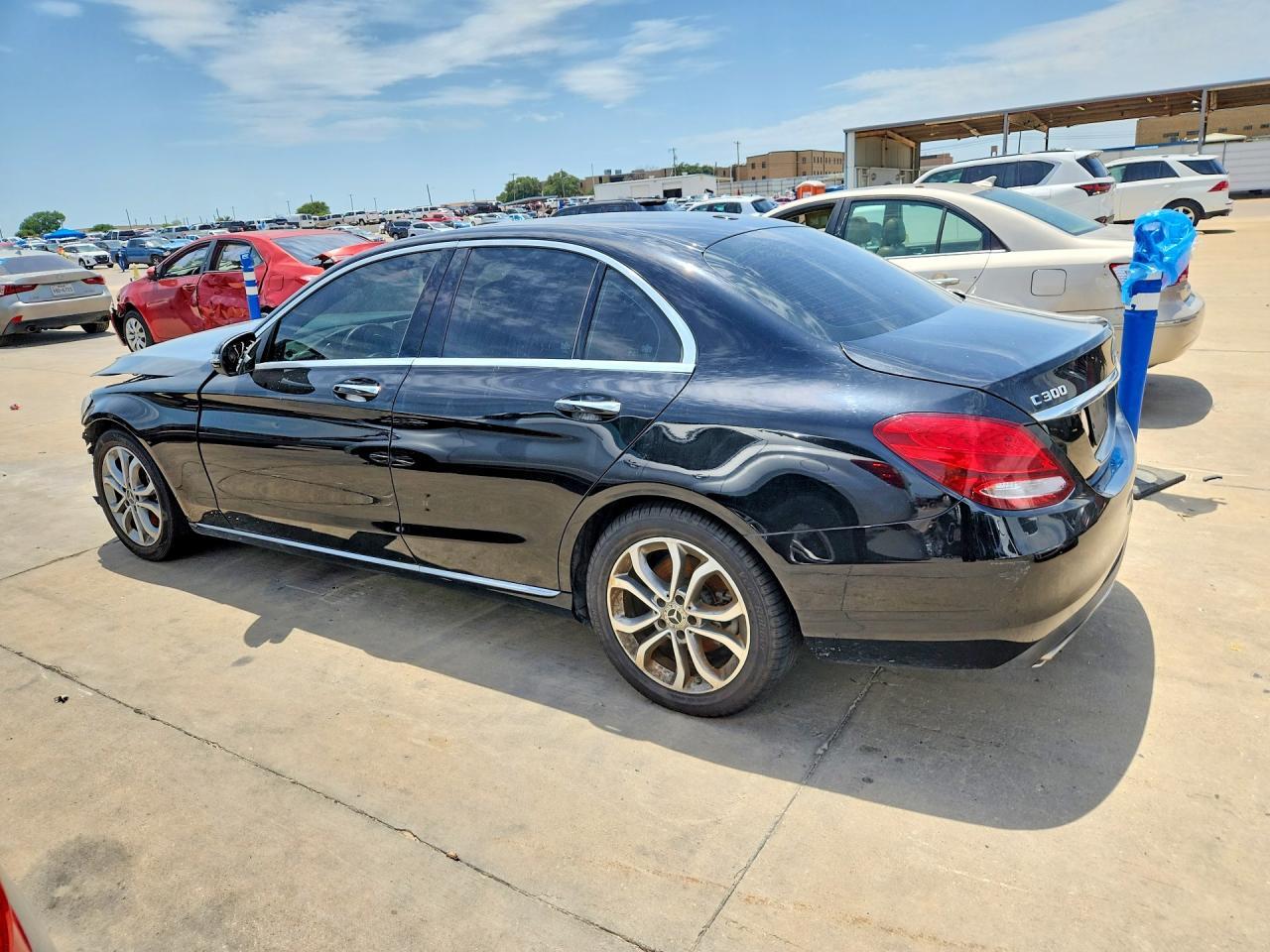 2018 MERCEDES-BENZ C 300 — Фото 2 из 12