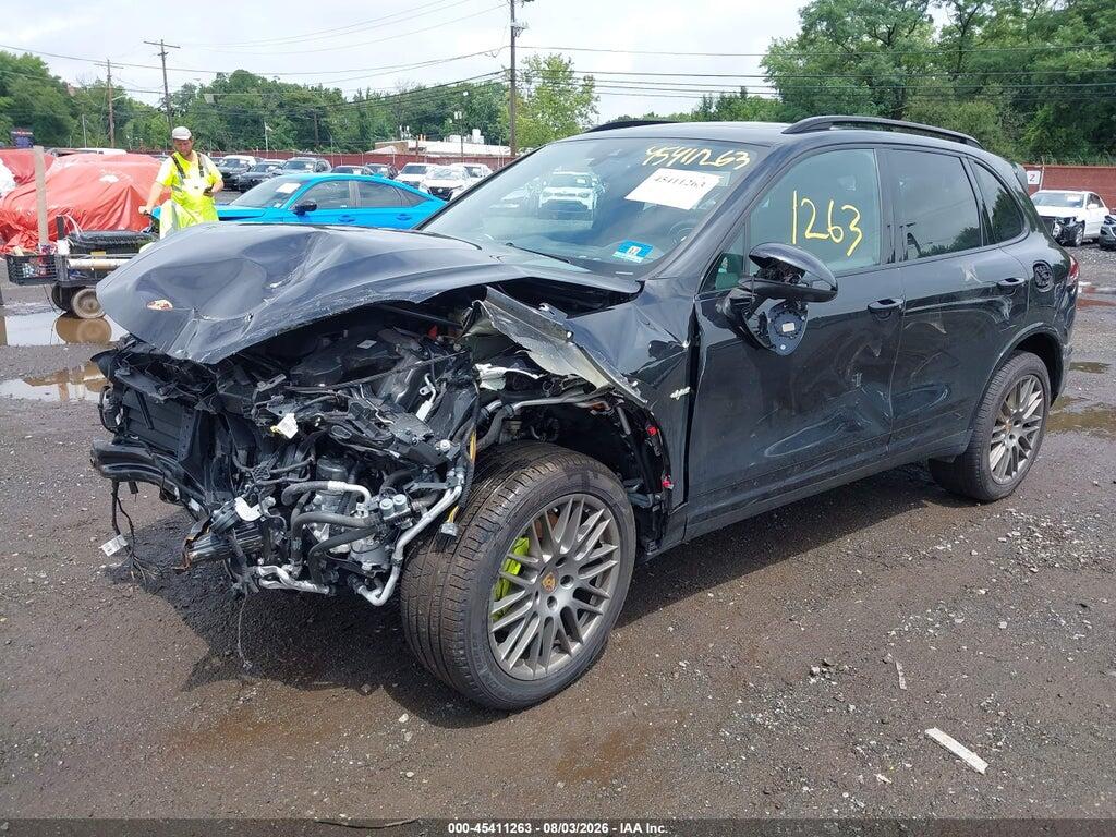 WP1AE2A24JLA72240 2018 PORSCHE CAYENNE E-HYBRID photo no. 2