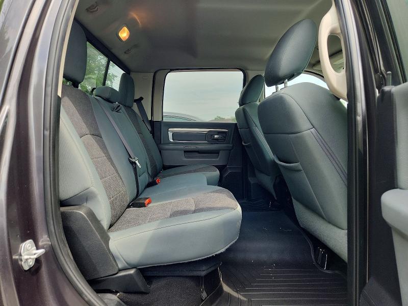 1C6RR7LT0JS284755 2018 RAM 1500 photo no. 10