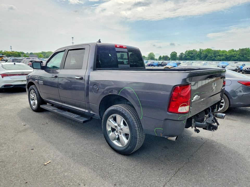 1C6RR7LT0JS284755 2018 RAM 1500 photo no. 2