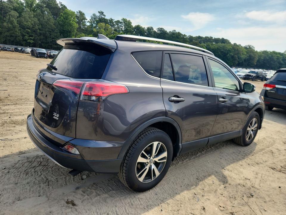 2018 TOYOTA RAV4 XLE — Фото 3 из 13